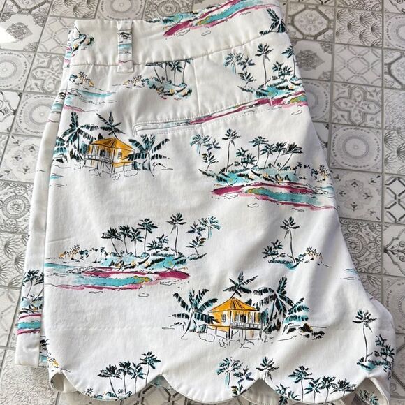 Crown & Ivy White and Yellow Bermudas with Whimsical Print - Picture 7 of 8